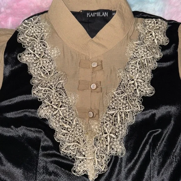 NWT KAIMILAN Chic Velvet Dress with Beige Accents - Picture 11 of 15